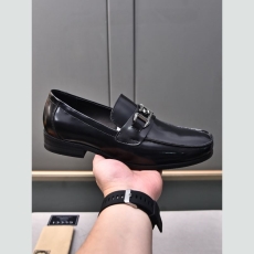 Gucci Leather Shoes